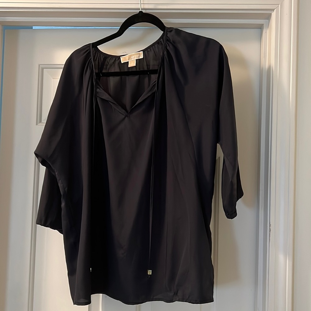 Michael Kors Medium Navy Top. Excellent condition. Worn once for photos.
